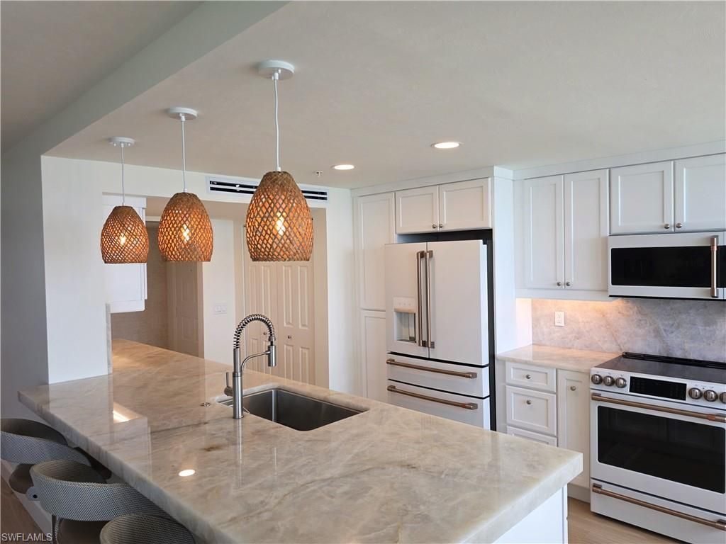 5550 Heron Point Dr, Unit 903, Naples, FL 34108 Photo