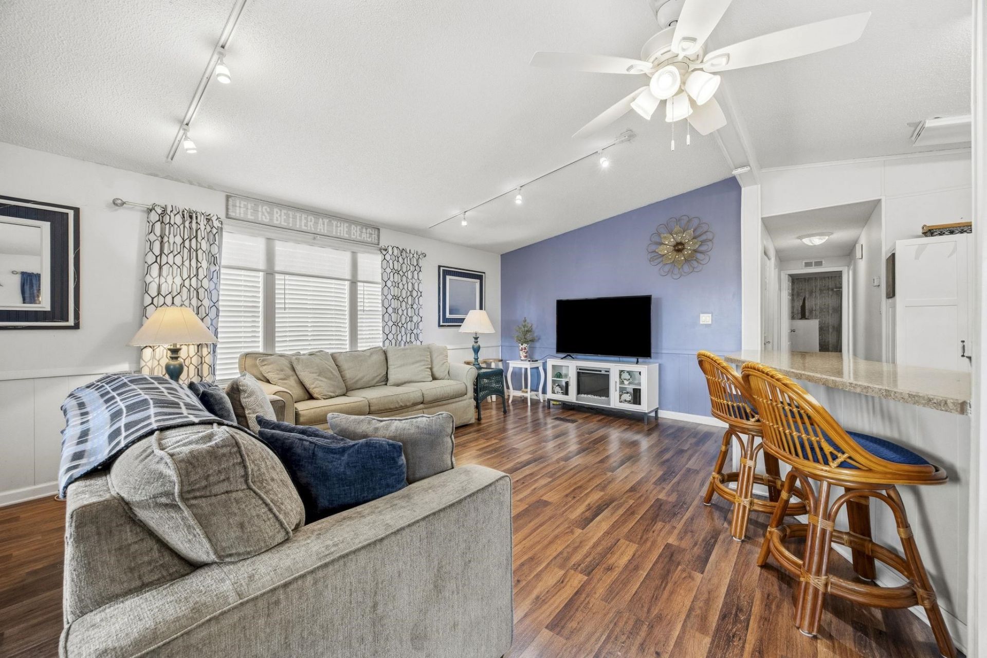 1802 Sunrise Dr. Photo 4