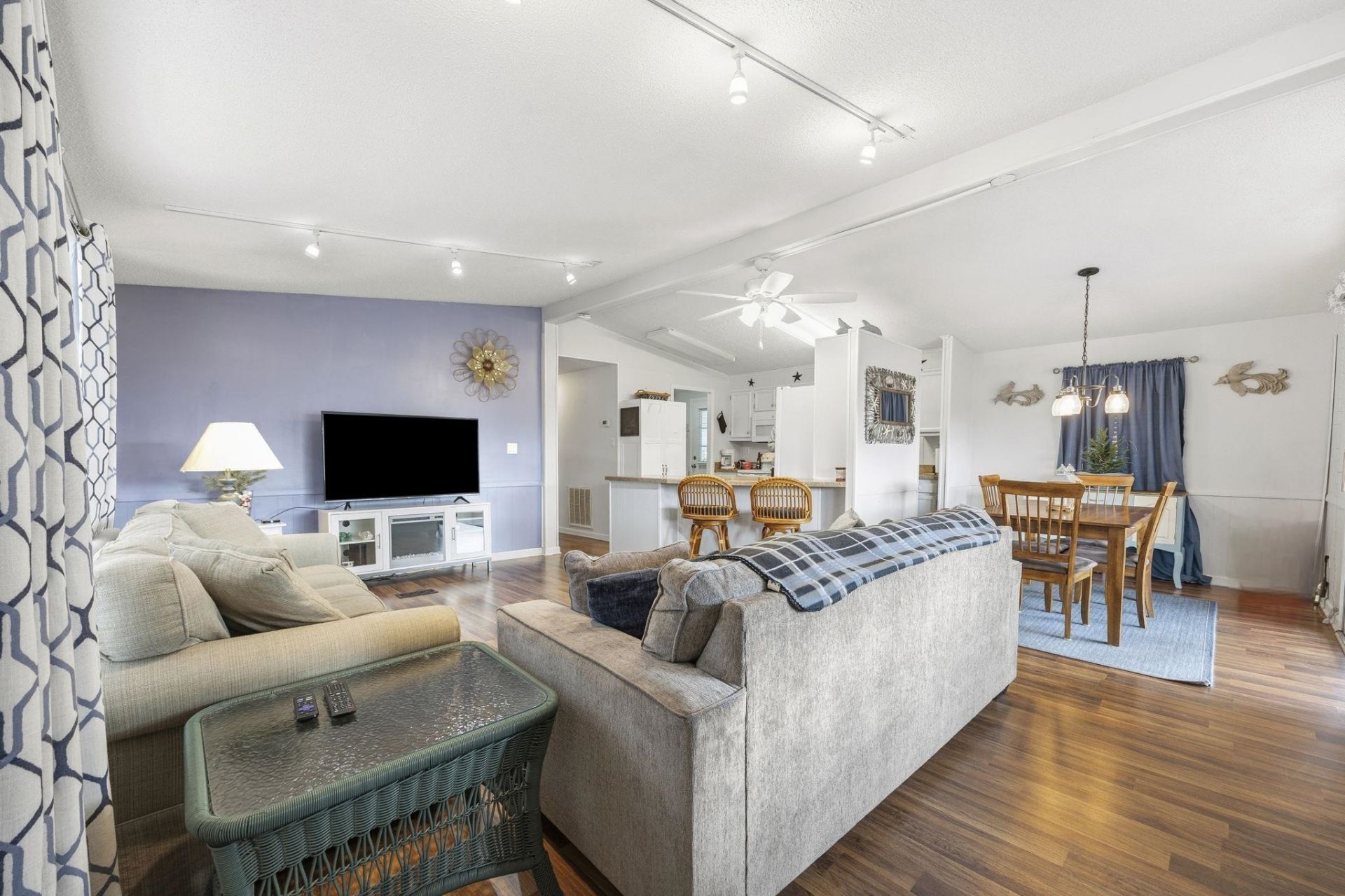 1802 Sunrise Dr. Photo 6