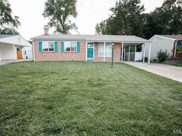 2845 Sugar Tree Lane , Maryland Heights, MO 63043