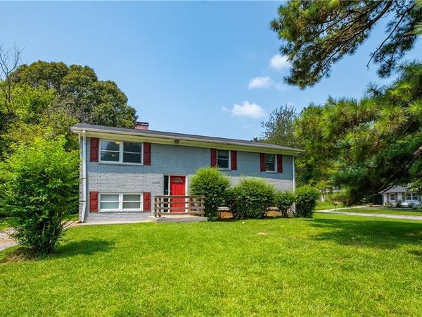 2660 Beacon Drive , Atlanta, GA 30349