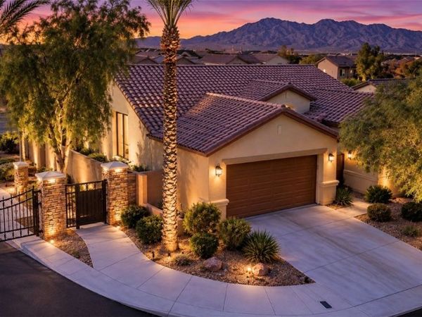 9928 Tradition Creek Avenue , Las Vegas, NV 89149