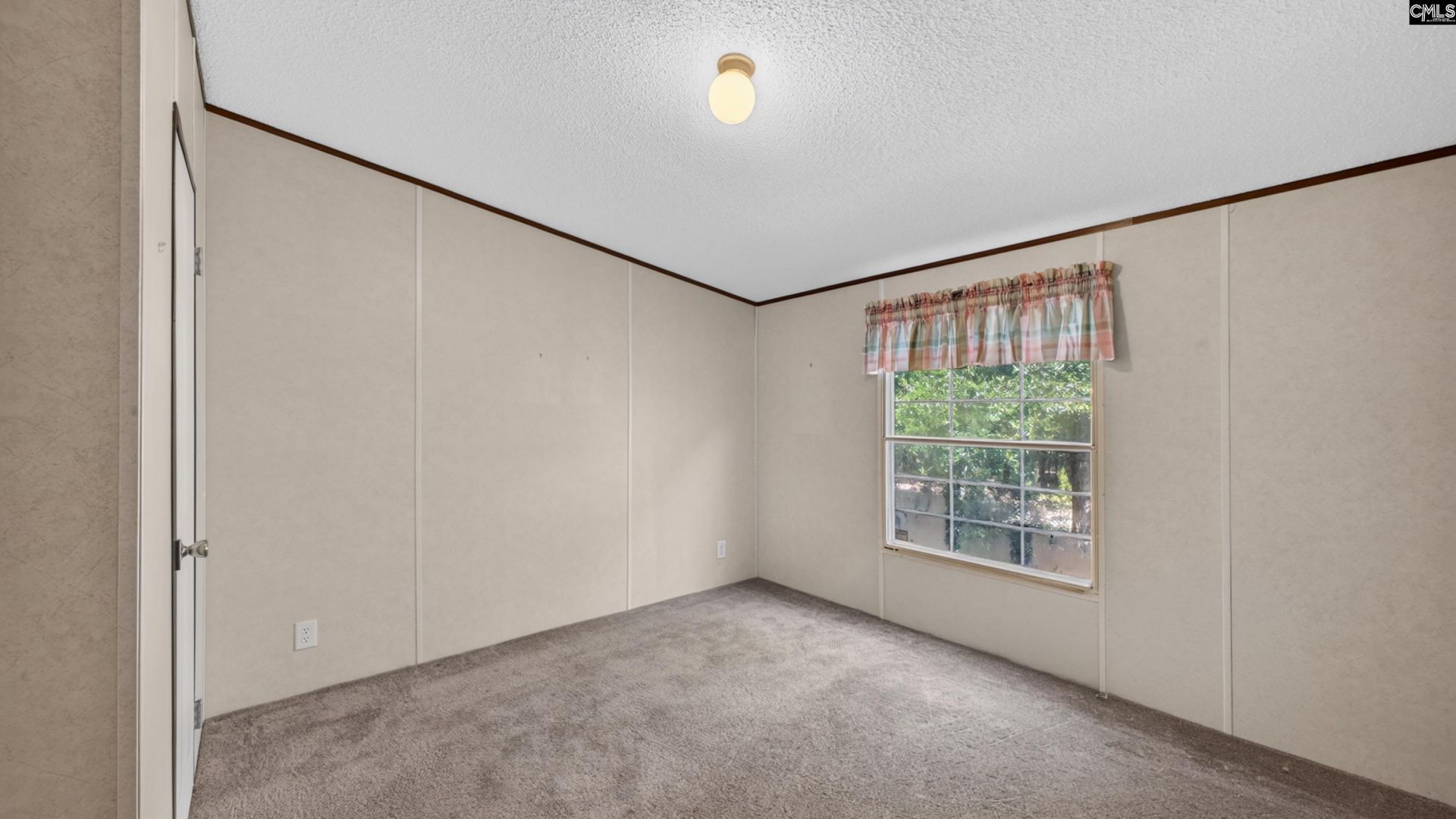 299 Poinsettia Road  Photo 11