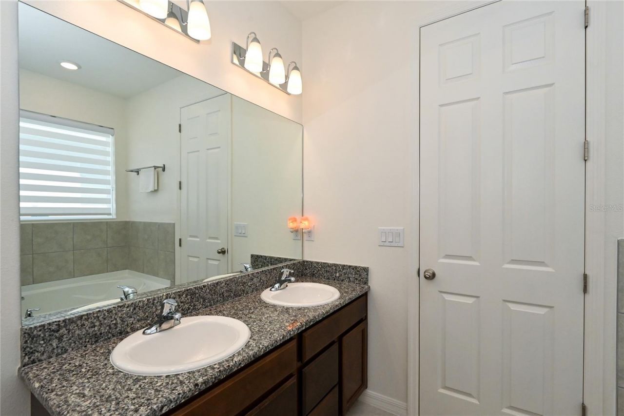 3551 74th Avenue Circle E, Sarasota, FL 34243 Photo