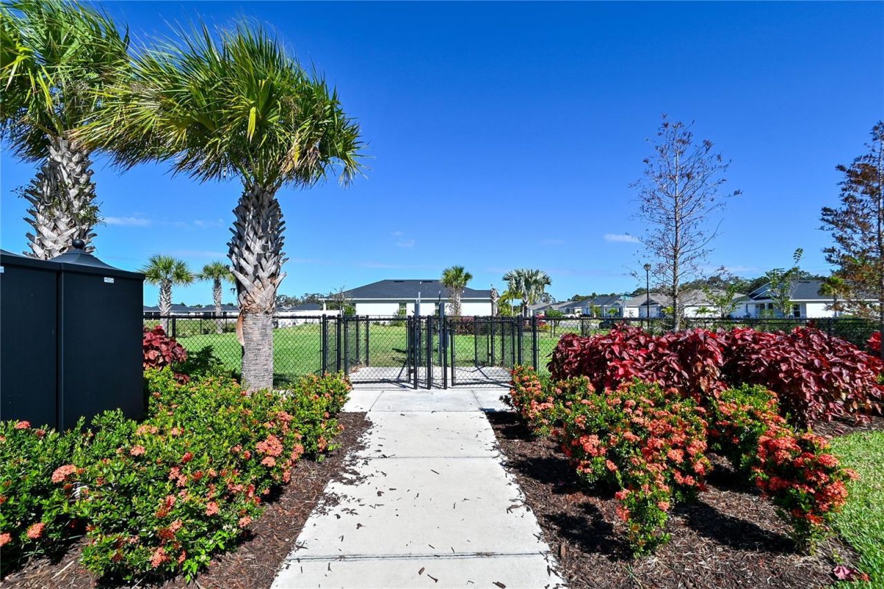 3551 74th Avenue Circle E, Sarasota, FL 34243 Photo