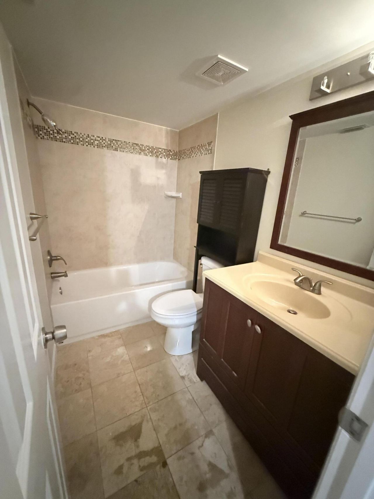 2050 Oleander Avenue, Unit 6-202, Fort Pierce, FL 34950 Photo