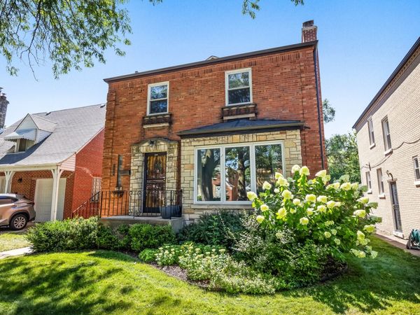 7730 S Paxton Avenue, Chicago, IL 60649