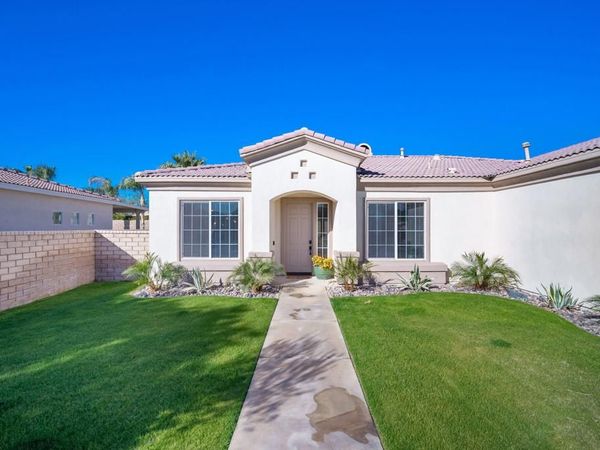 43569 Parkway Esplanade E, La Quinta, CA 92253