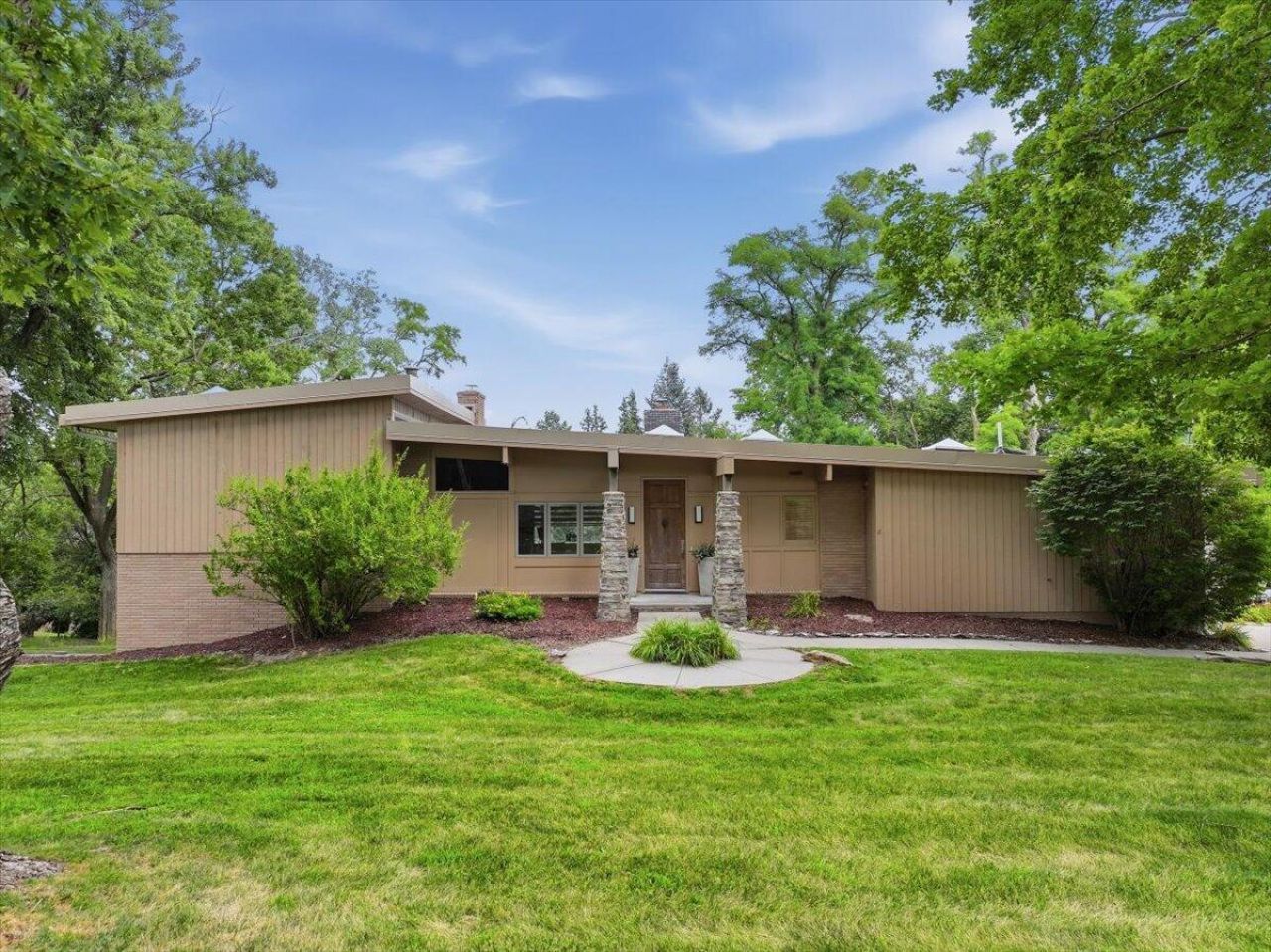 6 Prairie Hills Lane, Council Bluffs, IA 51503 Main Photo