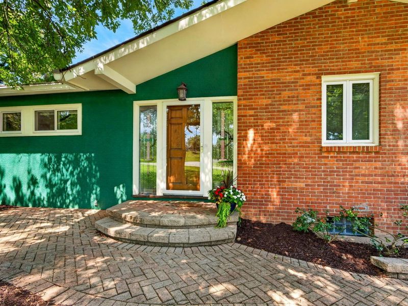 2709 FISHINGER Road, Columbus, OH 43221 Photo 10