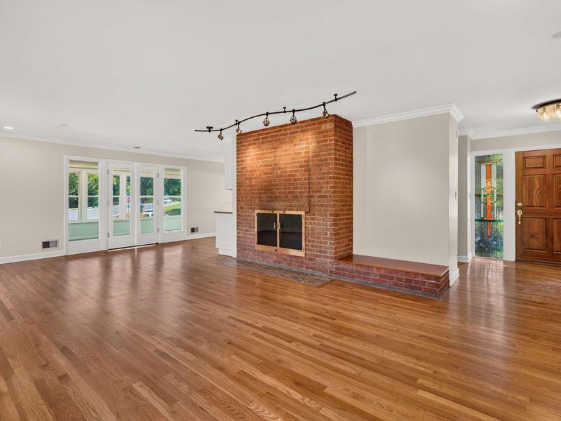 2709 FISHINGER Road, Columbus, OH 43221 Photo 14