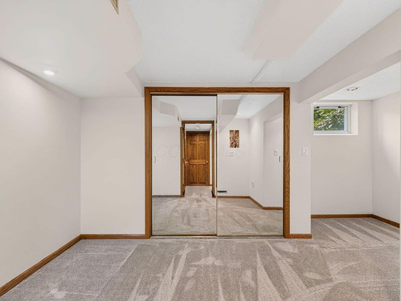 2709 FISHINGER Road, Columbus, OH 43221 Photo 54