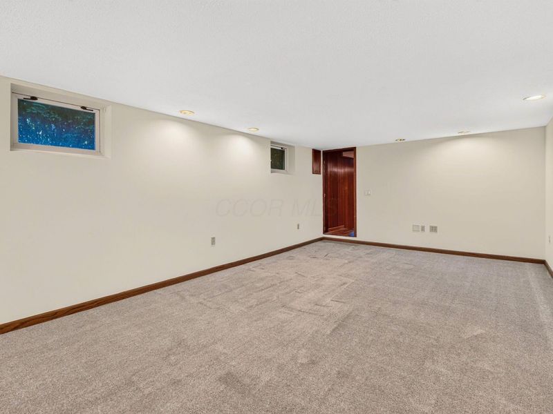 2709 FISHINGER Road, Columbus, OH 43221 Photo 59