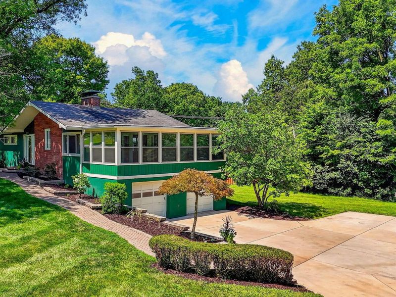 2709 FISHINGER Road, Columbus, OH 43221 Photo 6