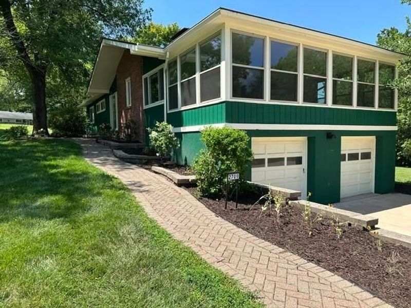 2709 FISHINGER Road, Columbus, OH 43221 Photo 7