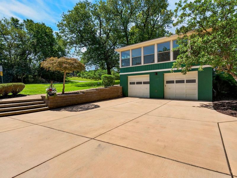 2709 FISHINGER Road, Columbus, OH 43221 Photo 70