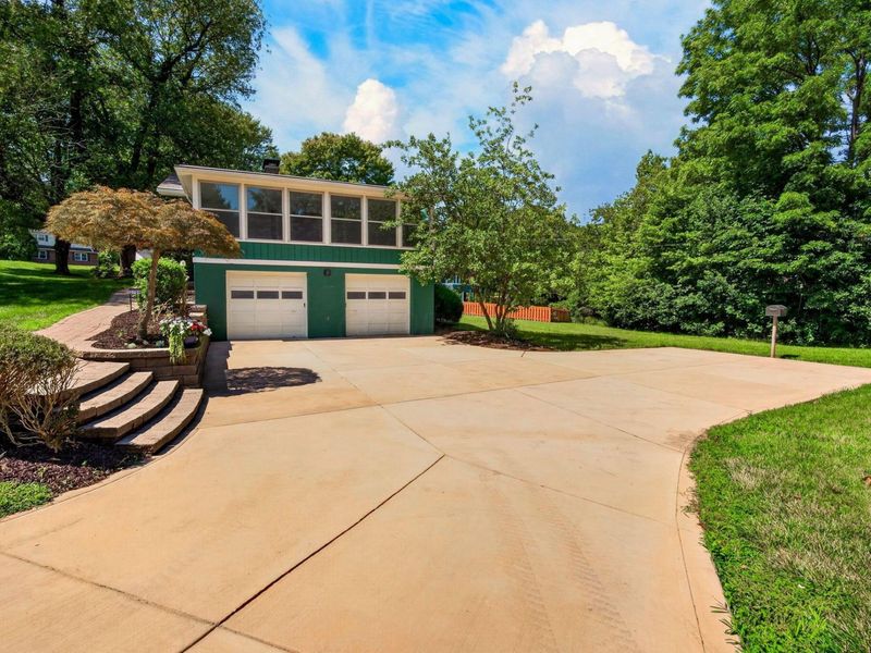 2709 FISHINGER Road, Columbus, OH 43221 Photo 71