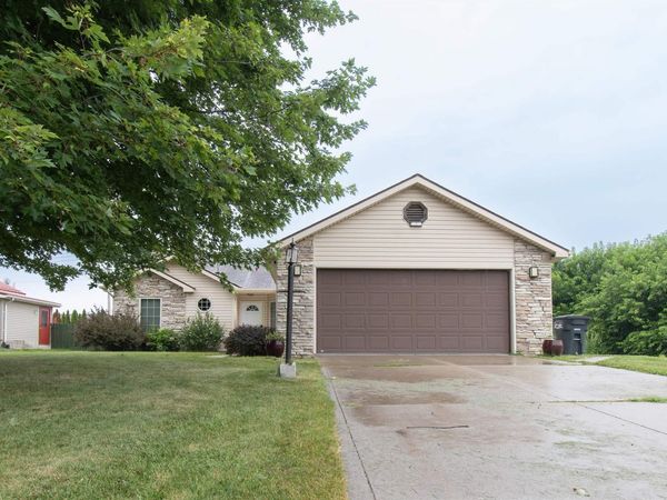 615 Seville Court, Ligonier, IN 46767