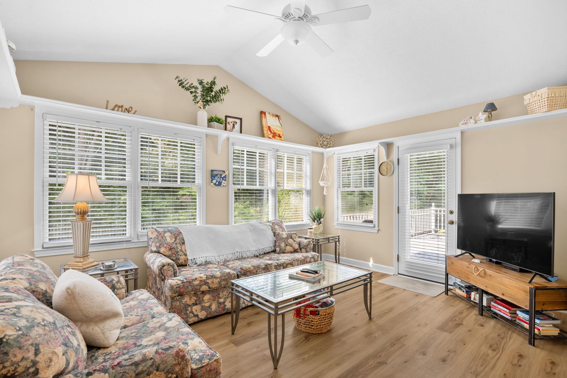 25 Saint Julian Ct. Photo 13