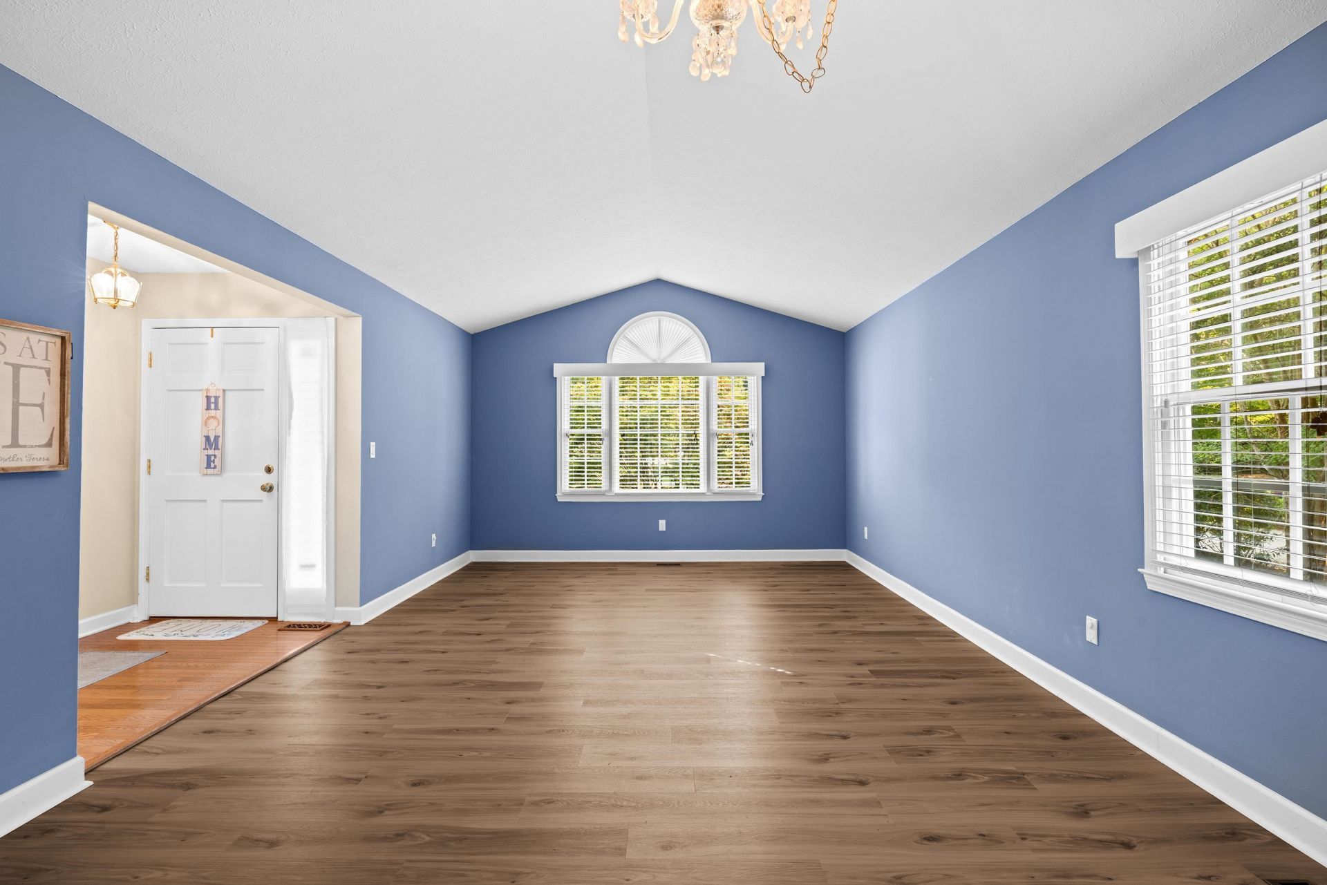 25 Saint Julian Ct. Photo 5