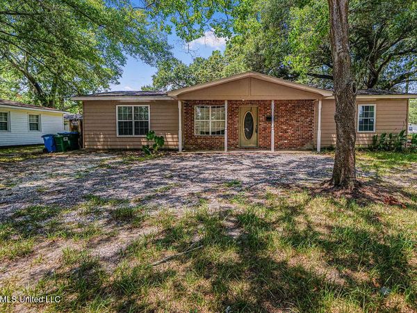 3215 Detroit Avenue, Pascagoula, MS 39581