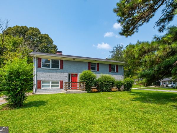 2660 Beacon Drive, Atlanta, GA 30349