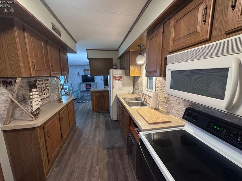 1859 NE Catawba, Unit 127, Port Clinton, OH 43452 Photo 6