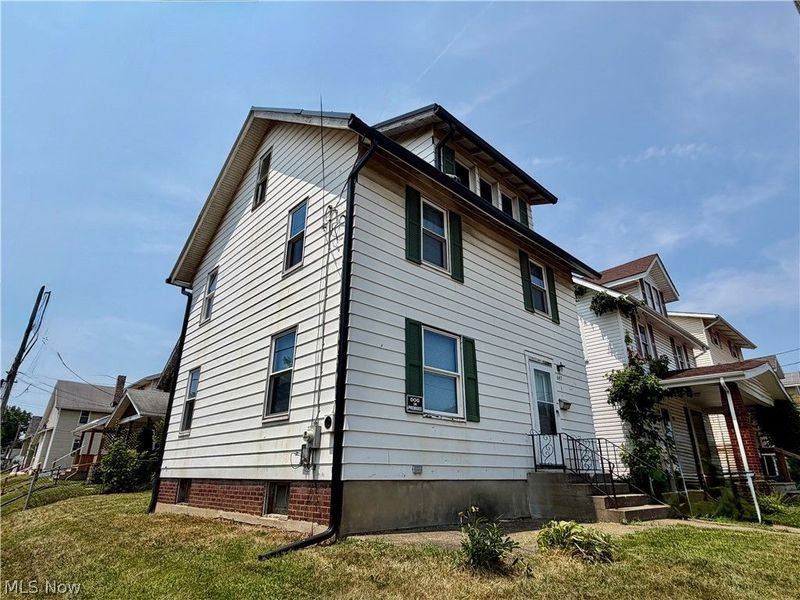 647 Exeter Avenue SW, Canton, OH 44710 Photo 2