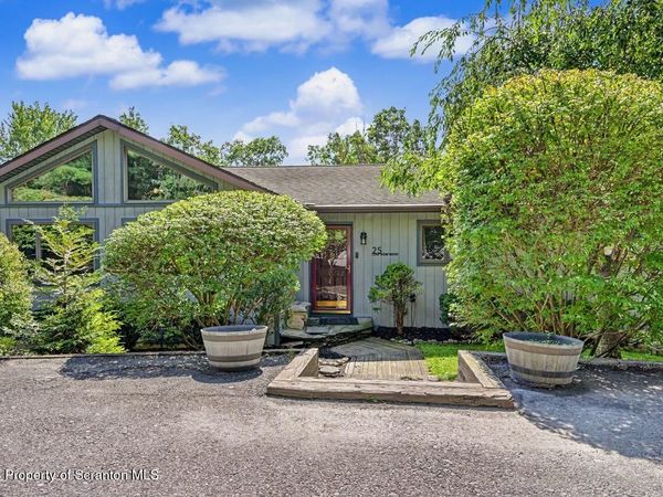 25 Lake View Drive, Tunkhannock, PA 18657