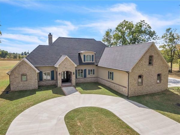 1967 S Pianalto Road, Tontitown, AR 72762