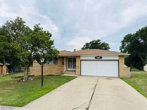 7586 S Tamarack Drive , Parma, OH 44134