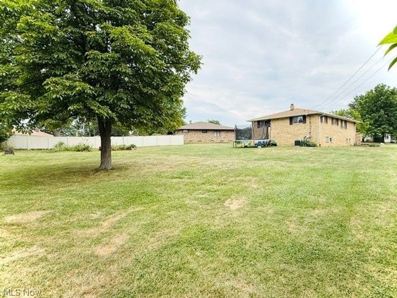 7586 S Tamarack Drive, Parma, OH 44134 Photo 18