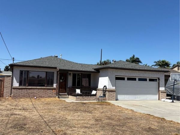 17436 Malaga Street , Fontana, CA 92336