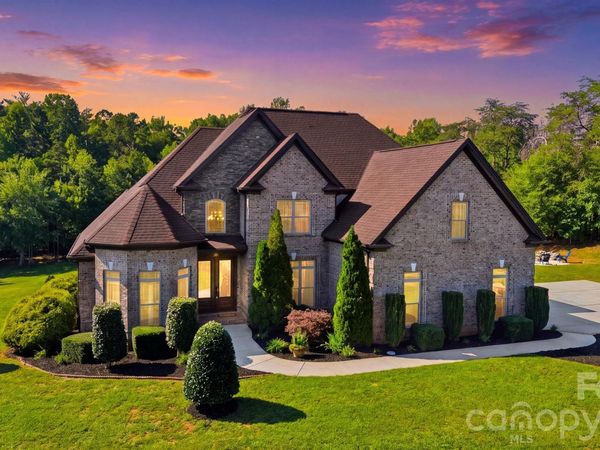 8040 Young Road, Hickory, NC 28602