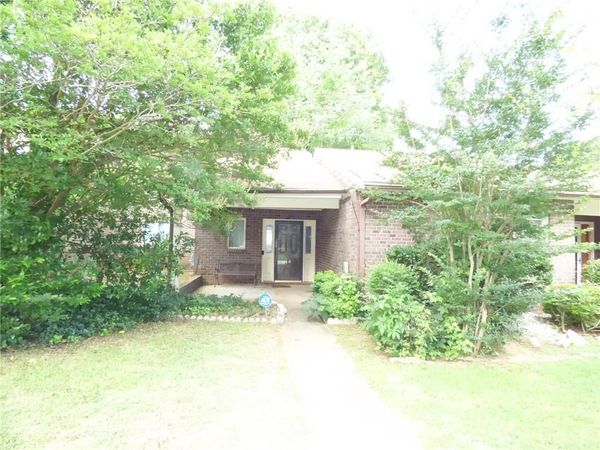 1572 Circlestone Drive , Stone Mountain, GA 30088