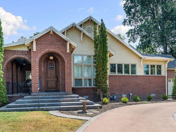 210 NW F Street , Bentonville, AR 72712