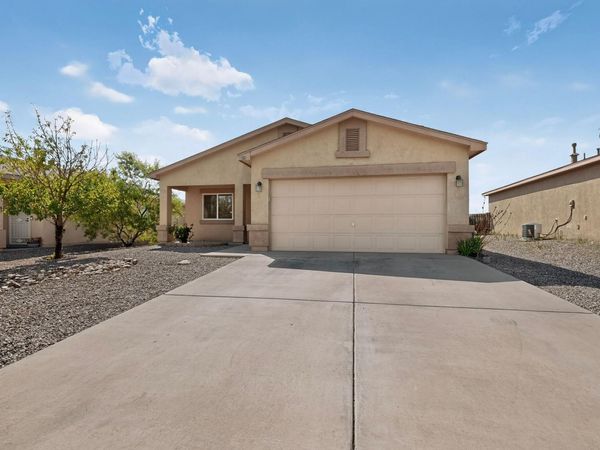 30 Tome Vista Drive, Los Lunas, NM 87031