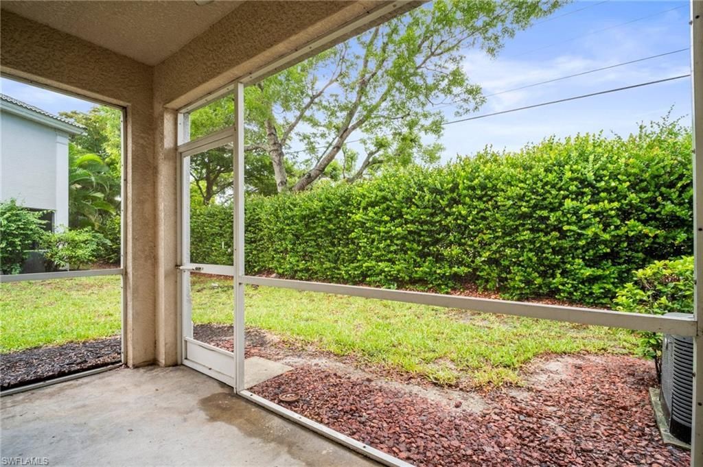 8219 Pacific Beach Dr, Fort Myers, FL 33966 Photo