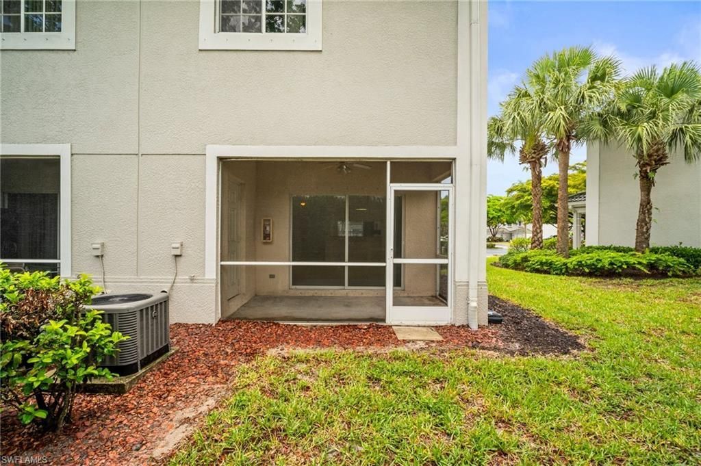 8219 Pacific Beach Dr, Fort Myers, FL 33966 Photo