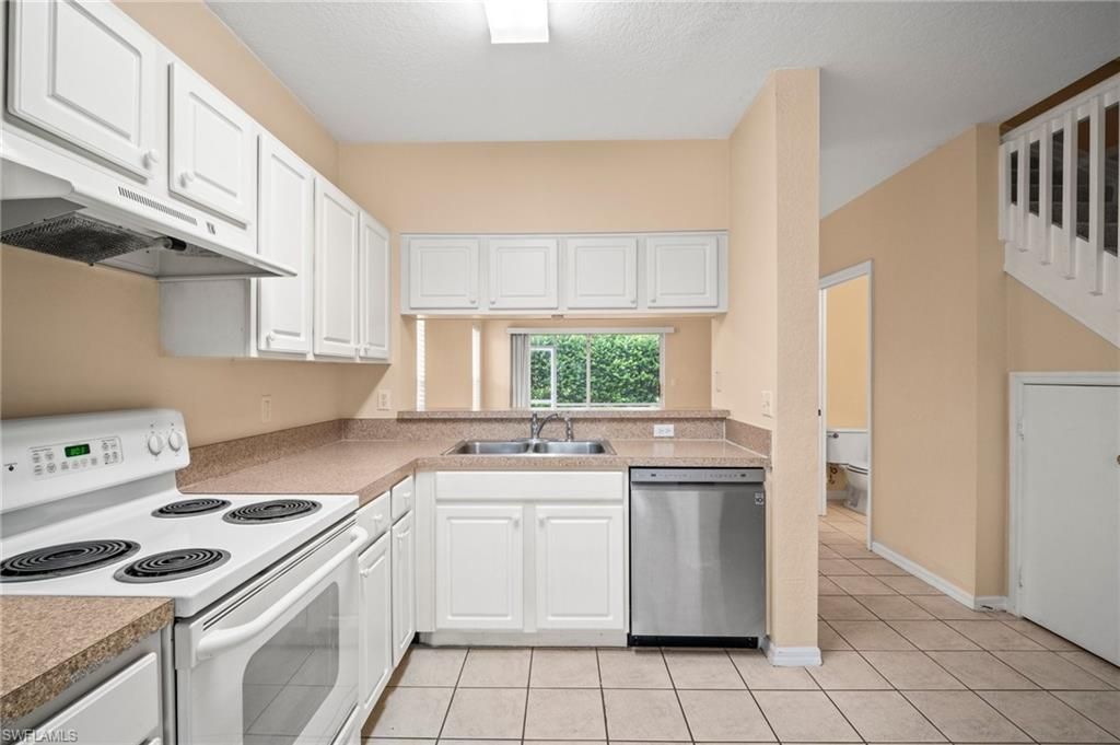 8219 Pacific Beach Dr, Fort Myers, FL 33966 Photo
