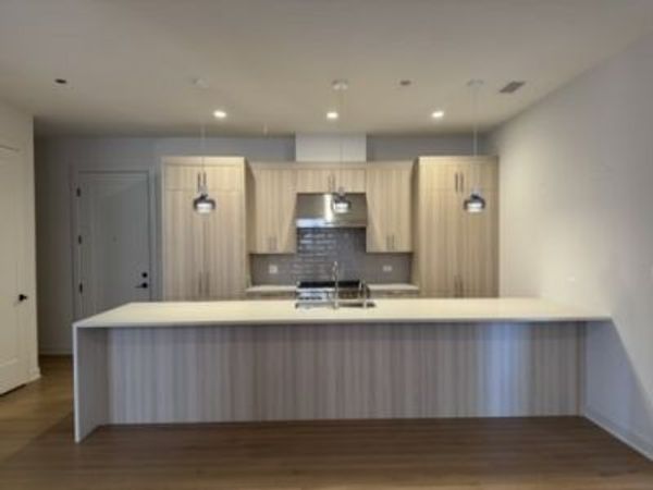 1356 W Chestnut Street, Unit 203, Chicago, IL 60642