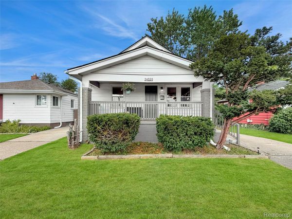 24520 Schroeder Avenue , Eastpointe, Mi 48021