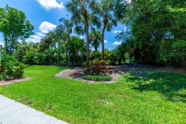 2517 Presidential Way, Unit B, West Palm Beach, FL 33401 Photo
