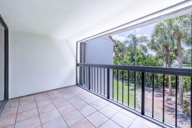 2517 Presidential Way, Unit B, West Palm Beach, FL 33401 Photo