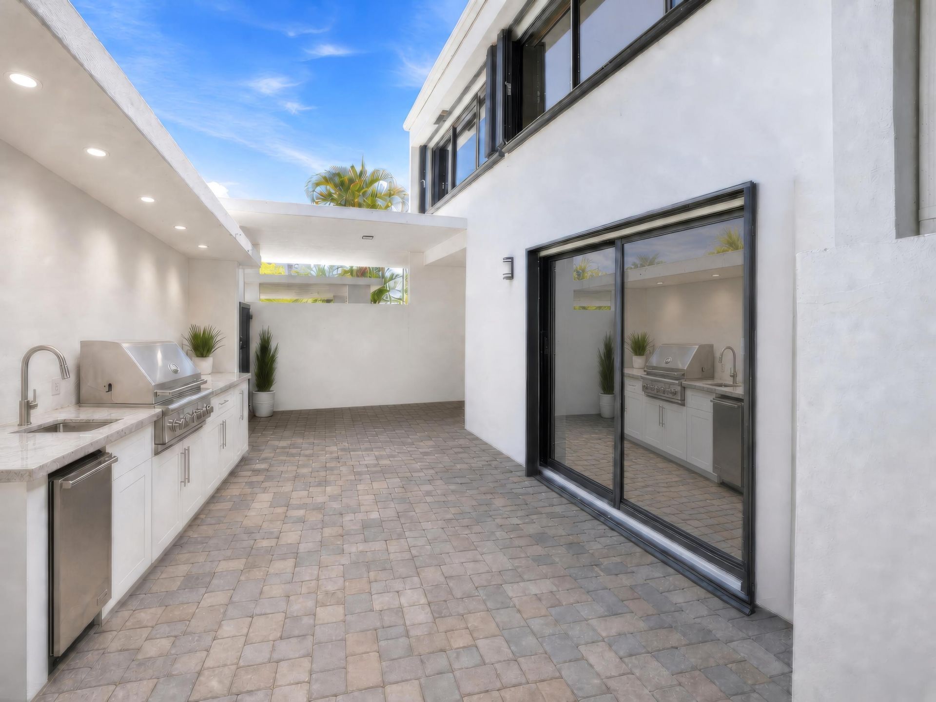 2517 Presidential Way, Unit B, West Palm Beach, FL 33401 Photo
