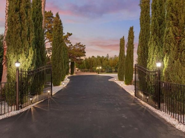 433 Briggs Road , Hollister, CA 95023