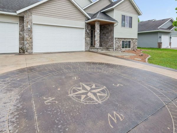 937 S Cedar Street , Belle Plaine, MN 56011