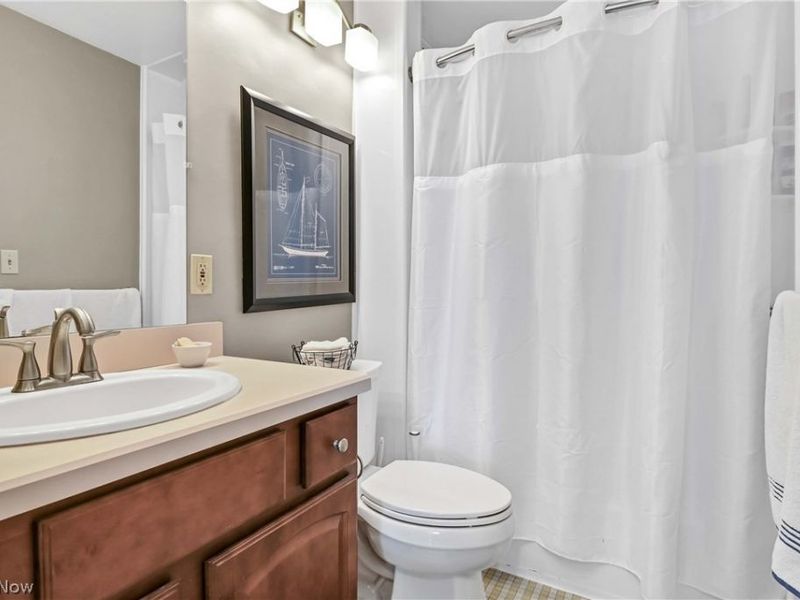 12700 Lake Avenue, Unit 1210, Lakewood, OH 44107 Photo 18