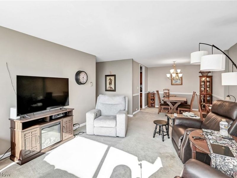 12700 Lake Avenue, Unit 1210, Lakewood, OH 44107 Photo 8