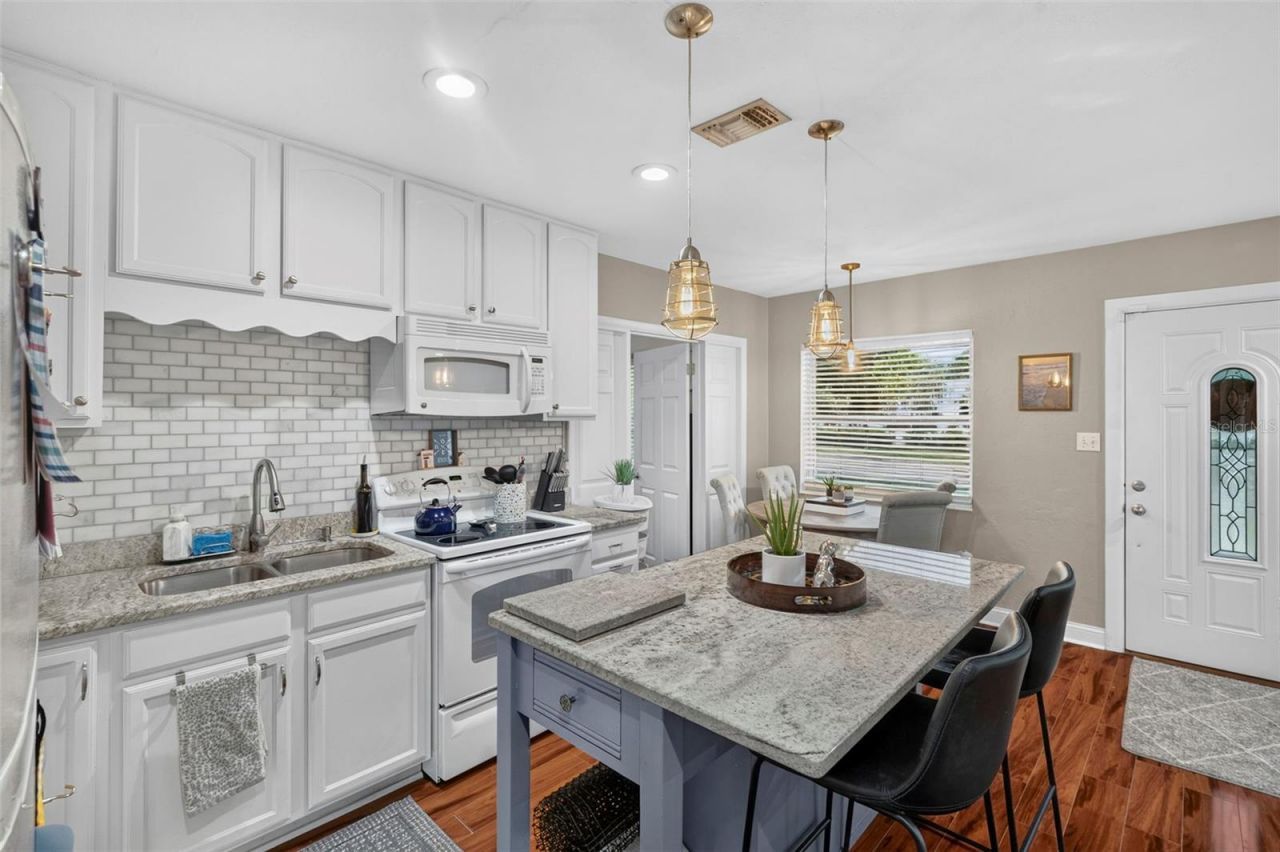 1226 49th Avenue N, Saint Petersburg, FL 33703 Photo